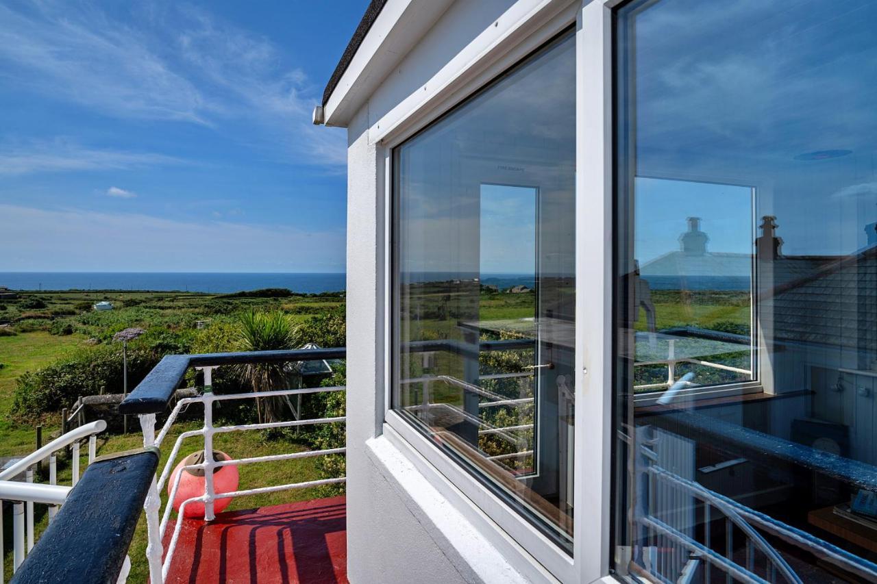 Finest Retreats - The Watchtower At Western Watch Lower Boscaswell Exterior photo